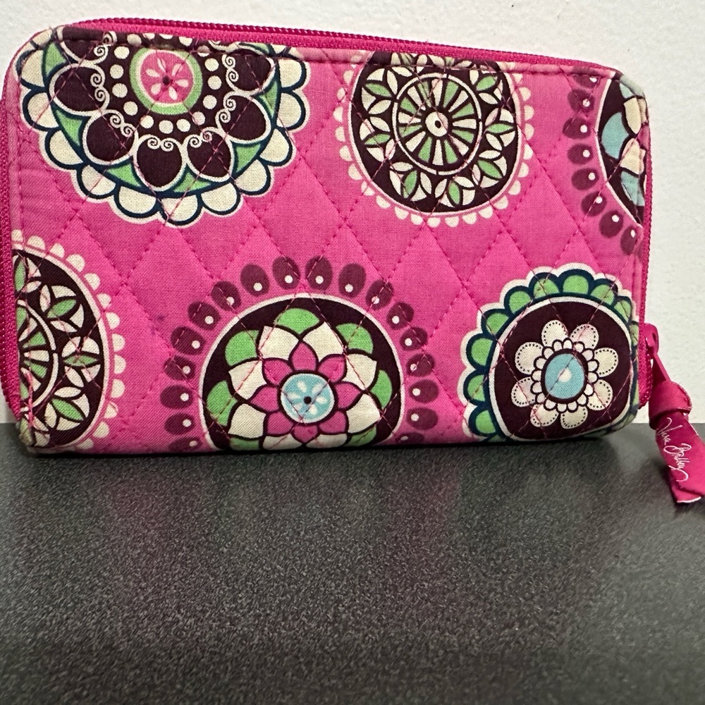 Vera Bradley~ Pinwheel Pink Pattern~ Zip-Around Wallet